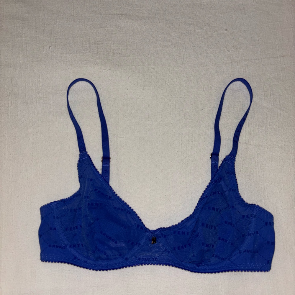 Savage X Fenty Flocked logo unlined bra!